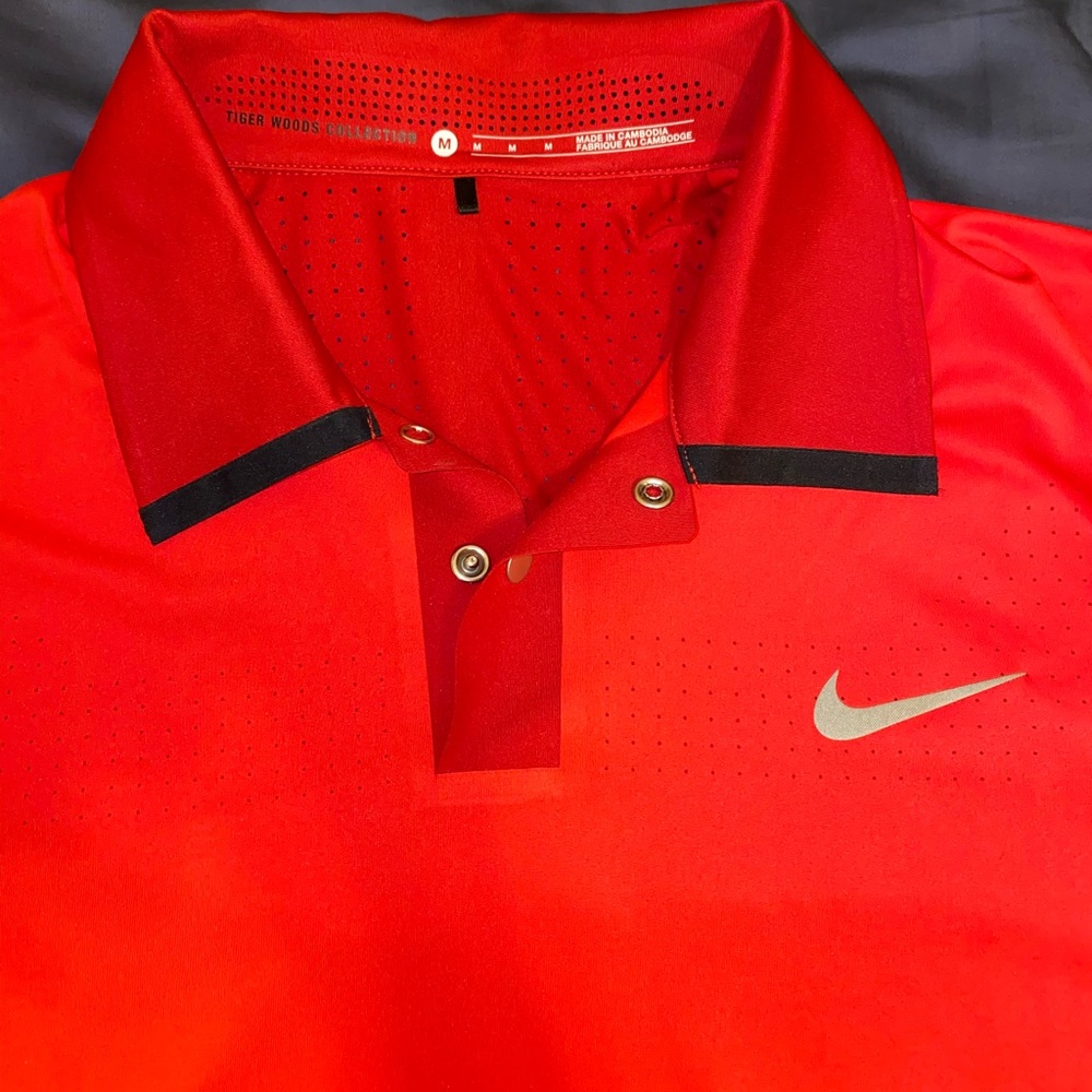 Tiger woods Nike drifit polo (golf)
